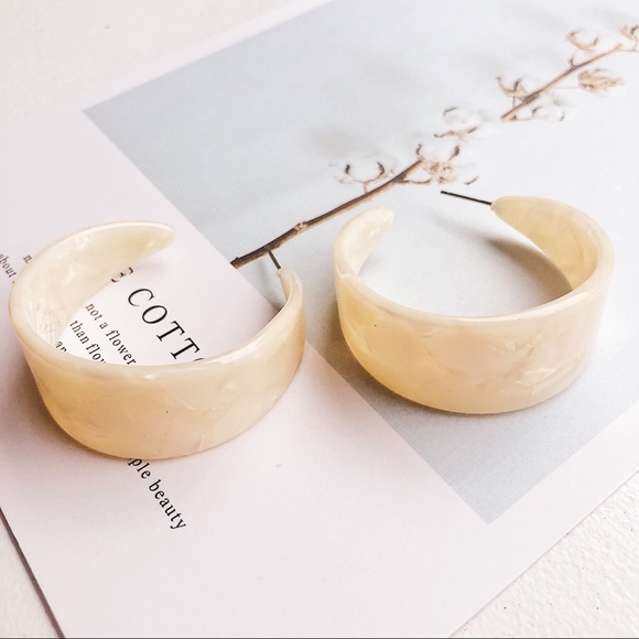 Jewelry - Resin White Tortoise Shell Half Hoop Earrings